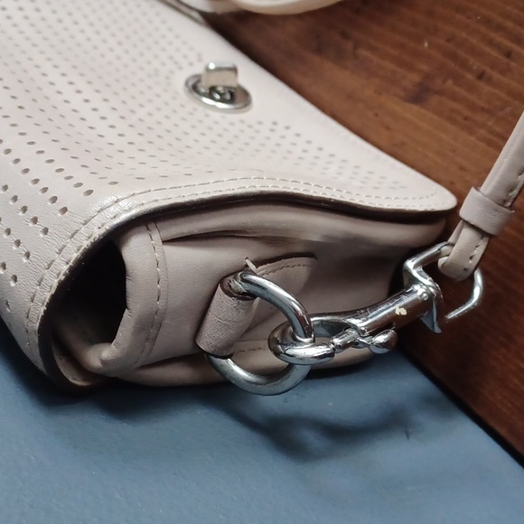 Coach crossbody - Picture 3 of 16